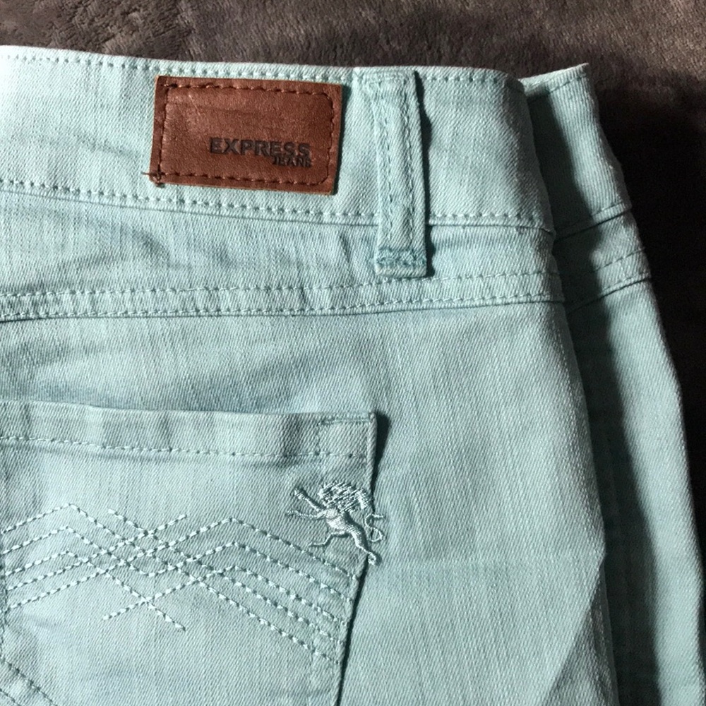 Express Cuff Shorts